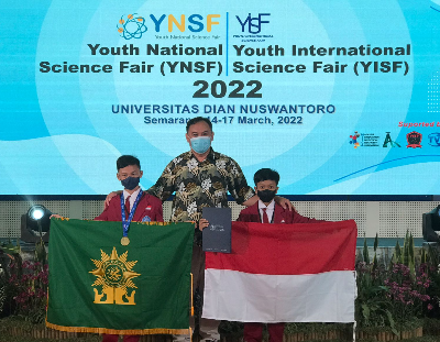Juara I YSNF peraga sains