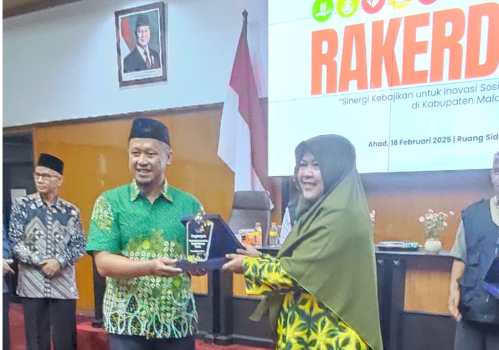 AWARD FILANTROPI UNTUK SD MAPAN